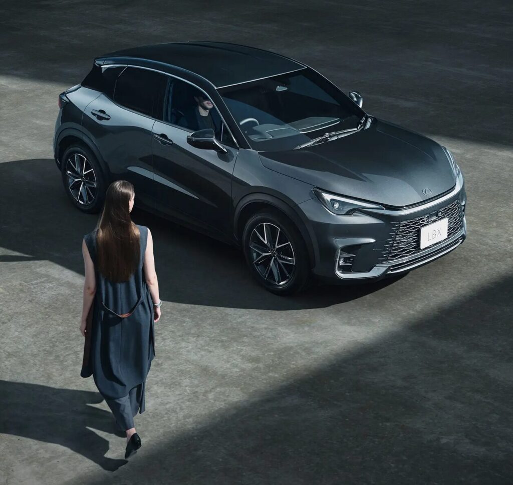 lexus lbx