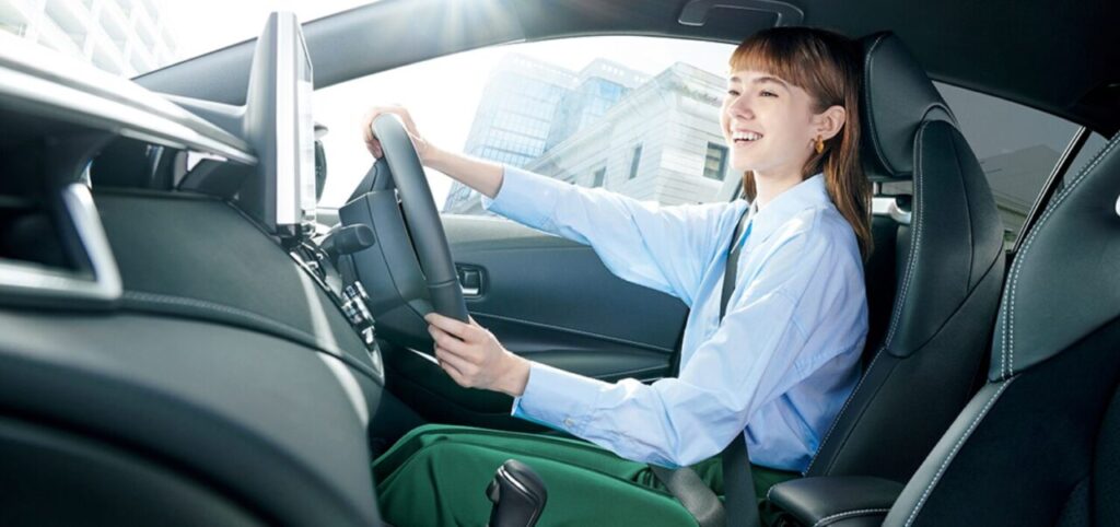 カローラ スポーツ 2000cc