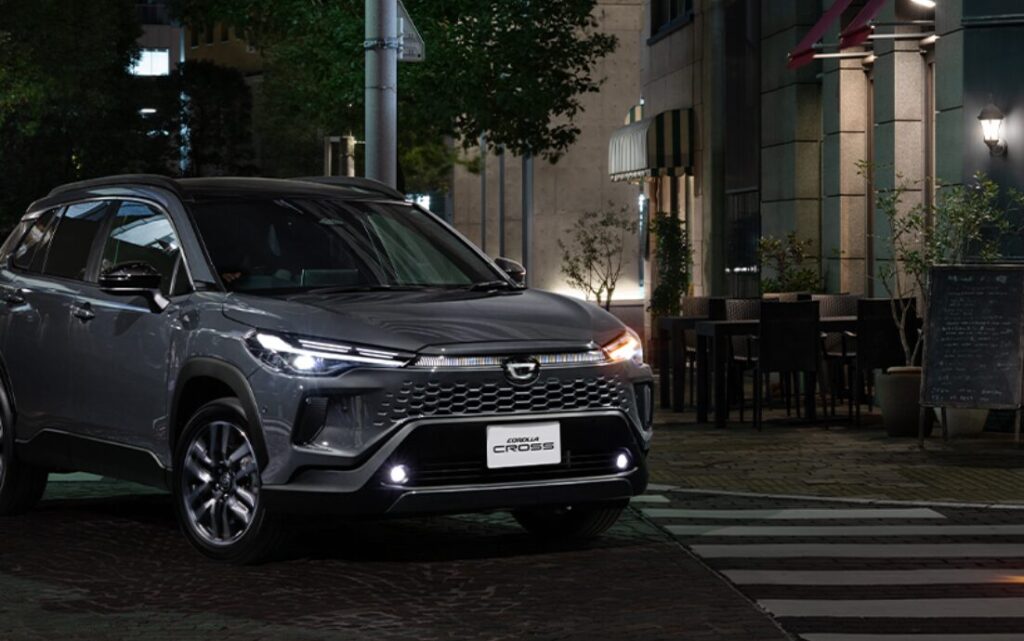 カローラクロス マイナーチェンジ 予約状況