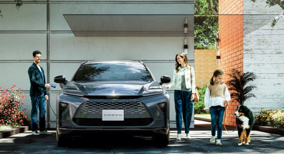 クラウンエステート 新型 燃費