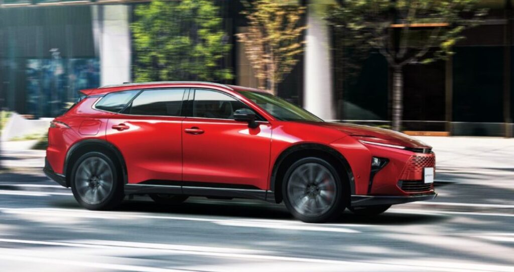 クラウンエステート 新型 燃費