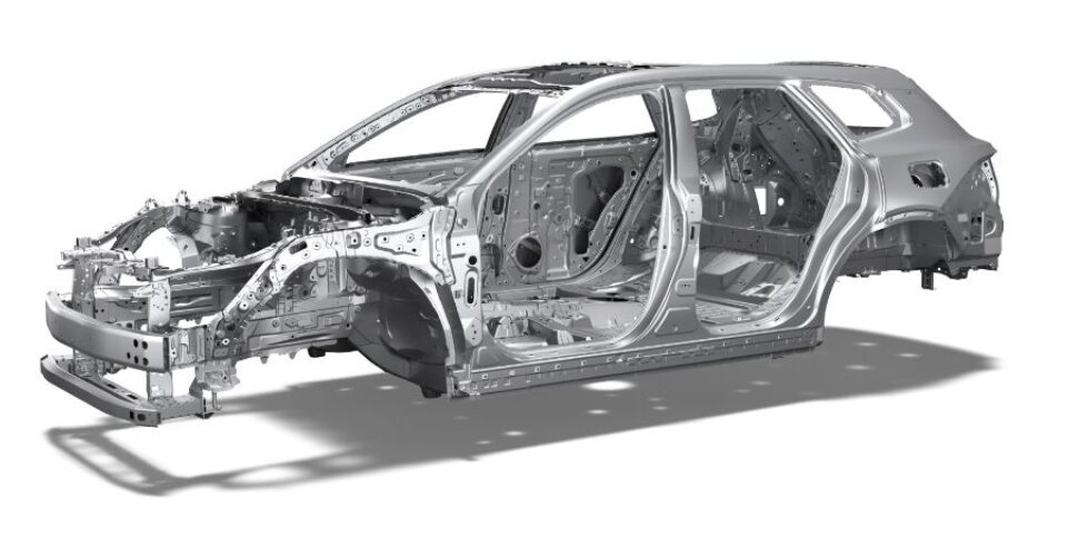 クラウンエステート 新型 燃費